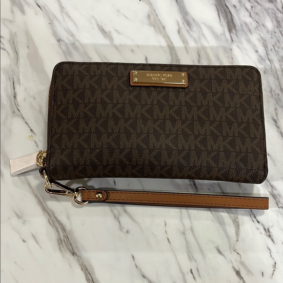 NWT Michael Kors Brown Wristlet Wallet - Picture 1 of 4